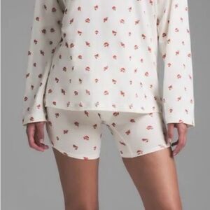 Skims Women's Long Sleeve Ski Print T-Shirt and Boxer Set Size M